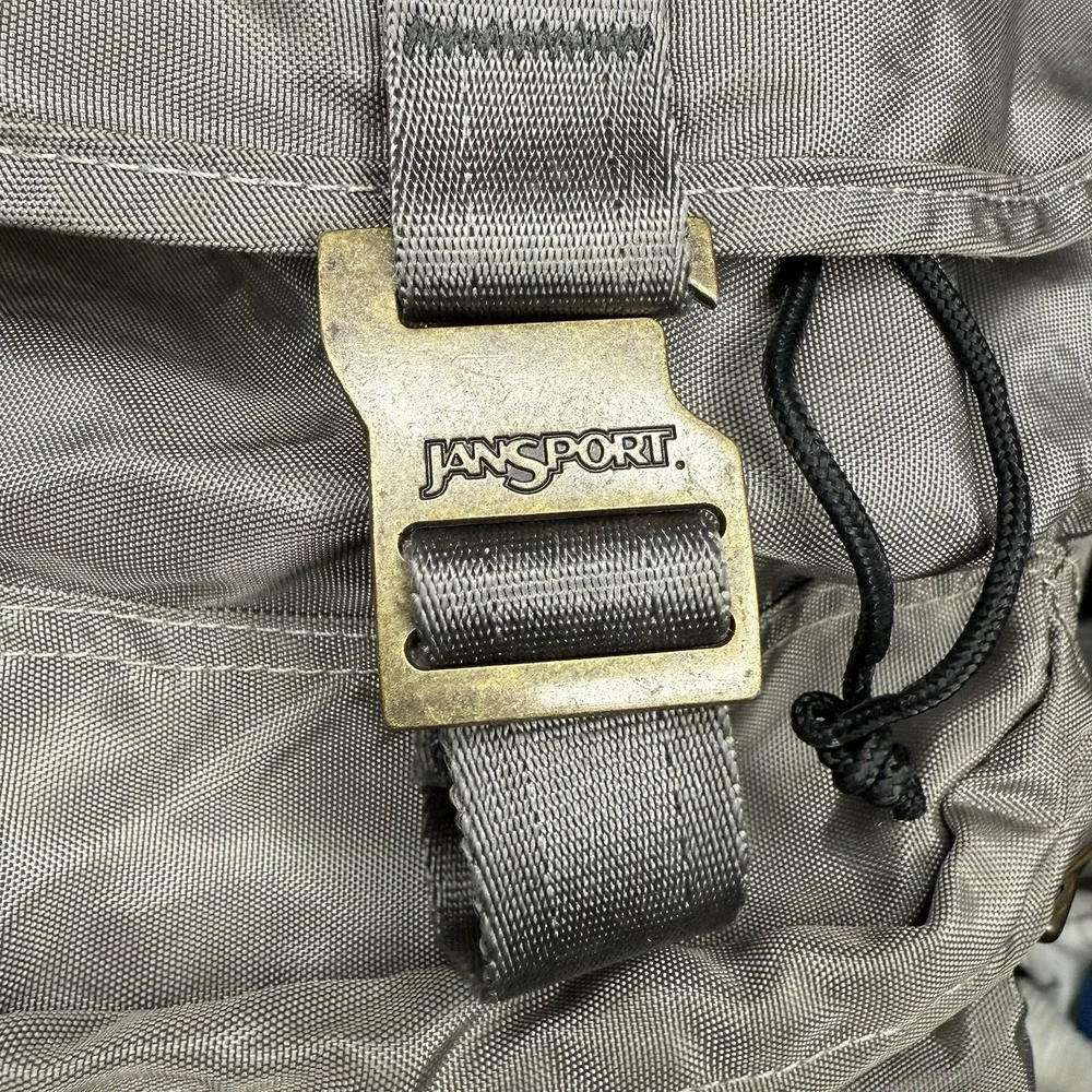 JanSport Vintage Off Trail Heritage Hiking Backpack Skip Yowell Lightweight Gray